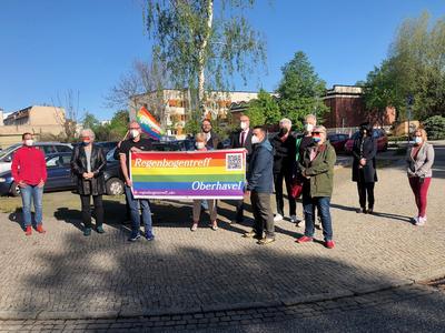 Tag gegen Homophobie 2021: Regenbogenfahne vor der Kreisverwaltung gehisst.
