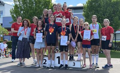 Die Staffelläuferinnen der Jugendbegegnung Oberhavel traten als Berlin-Warschau-Express 2.0 an und belegten Platz 1 weiblich.