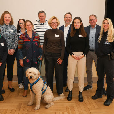 Gruppenfoto von Referenten und Akteuren der Kinder- und Jugendgesundheitskonferenz im Landkreis Oberhavel.