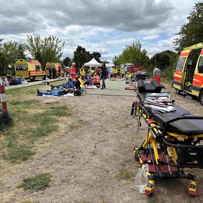 Patientenablage zur Sichtung und medizinischen Ersteinsch&auml;tzung der simulierten Verletzten aus den &Uuml;bungsabschnitt MANV.