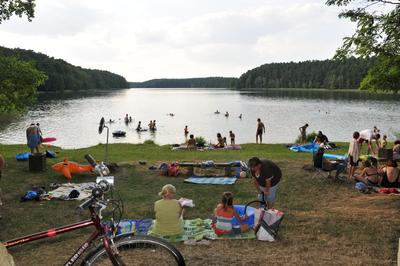 Badeausflug mit der ganzen Familie - der Roofensee