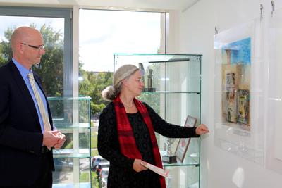 Ludger Weskamp und Petra Morawe bei der Ausstellungseröffnung am 29.09.2015 in der Kreisverwaltung