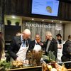 Landrat Weskamp kocht.