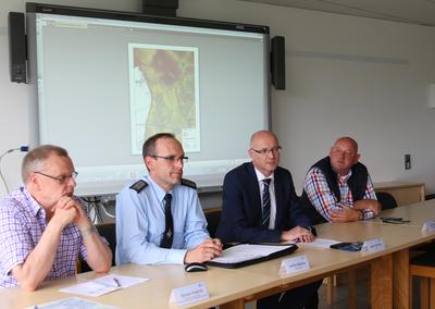 Pressekonferenz zur Lage in Leegebruch nach den Regenfällen am Montag (v.l.n.r): 