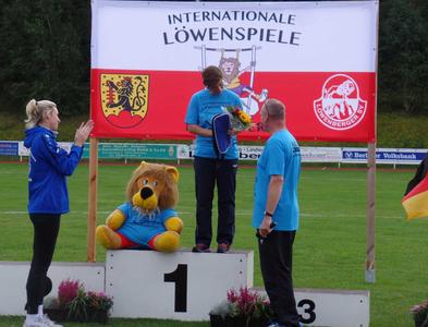 Mit dem Ehrenpokal des Landrates f&uuml;r die Kinder- und Jugendabteilung 2017 wird in diesem Jahr der L&ouml;wenberger Sportverein e. V. - Abteilung Leichtathletik geehrt.