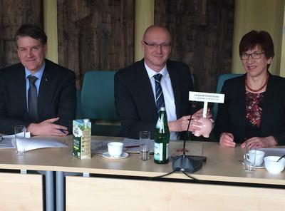 Landesstra&szlig;en Abstufung Vertragsunterzeichnung: 