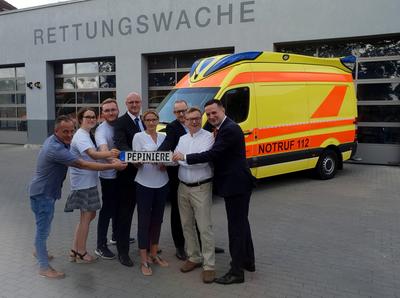 &Uuml;bergabe Rettungswagen Pepiniere