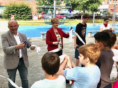 Linden-Schule startet mit neuem Pausenhof und Sportanlagen ins Schuljahr.