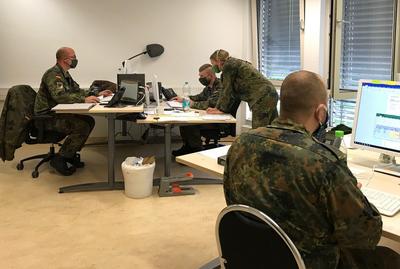Gesundheitsamt: Zusätzlich personelle Verstärkung kommt durch weitere Soldatinnen und Soldaten der Bundeswehr.