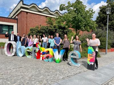 Landrat Ludger Weskamp begr&uuml;&szlig;t neue Auszubildende und Studierende der Kreisverwaltung Oberhavel.