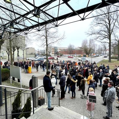 Solidarittsaktion fr die Ukraine am 03.03.2022 vor der Kreisverwaltung Oberhavel