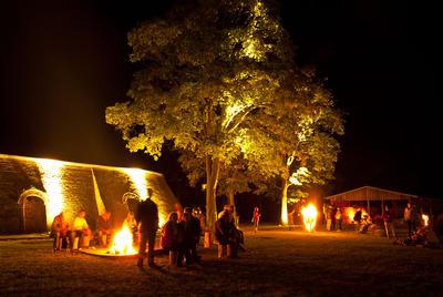 Spätsommernacht - Ziegel in Flammen