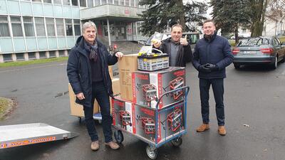 Eine Delegation aus Oberhavel übergibt in Polen Hilfsgüter für die Ukraine.