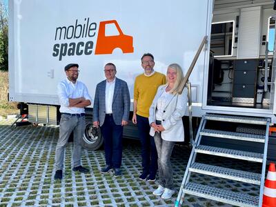 Landrat vor Ort bei der mobilspace GmbH in Hennigsdorf