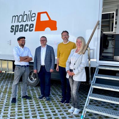 Landrat vor Ort bei der mobilspace GmbH in Hennigsdorf